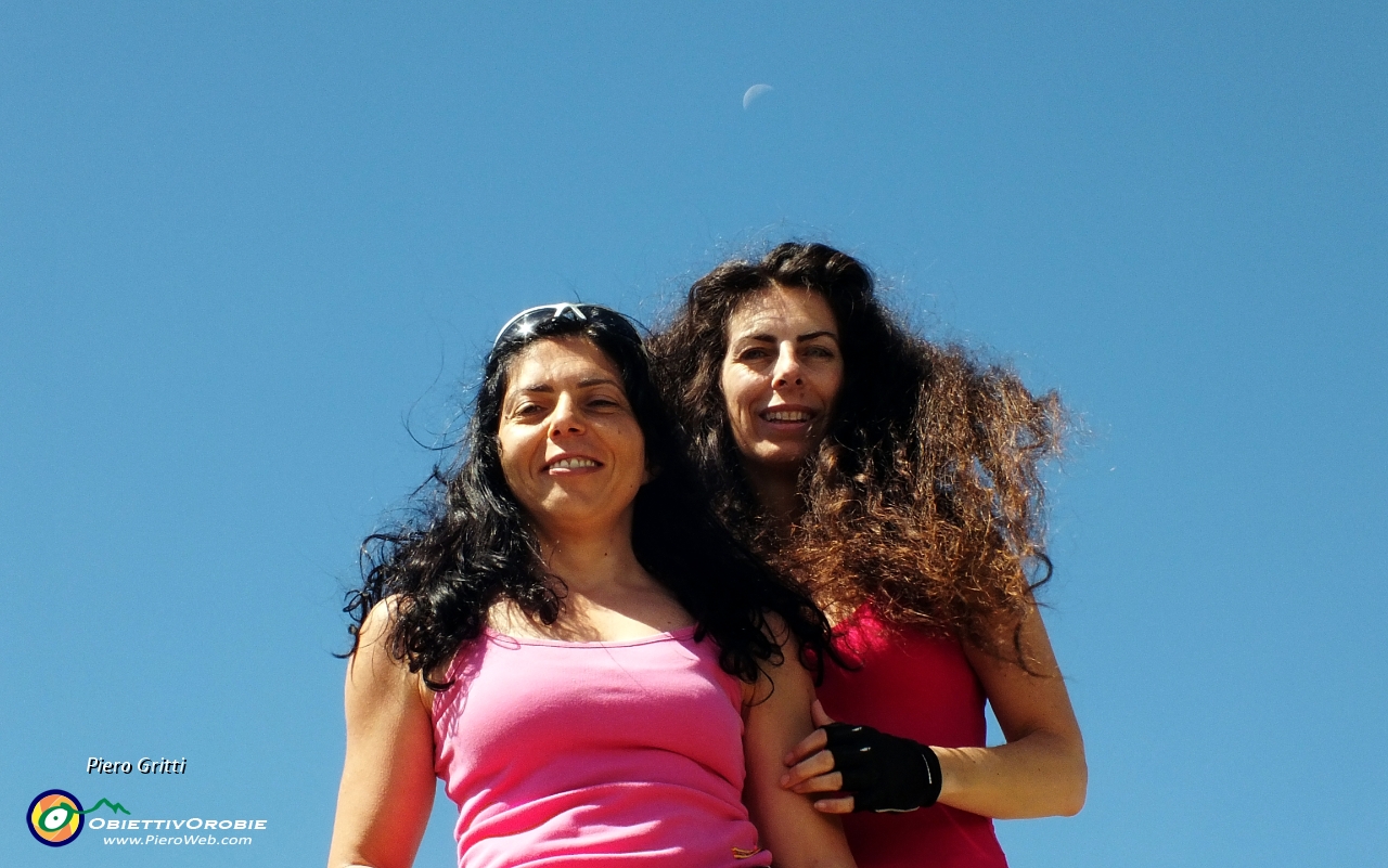 47 Rossella e Sabrina con la luna!..JPG